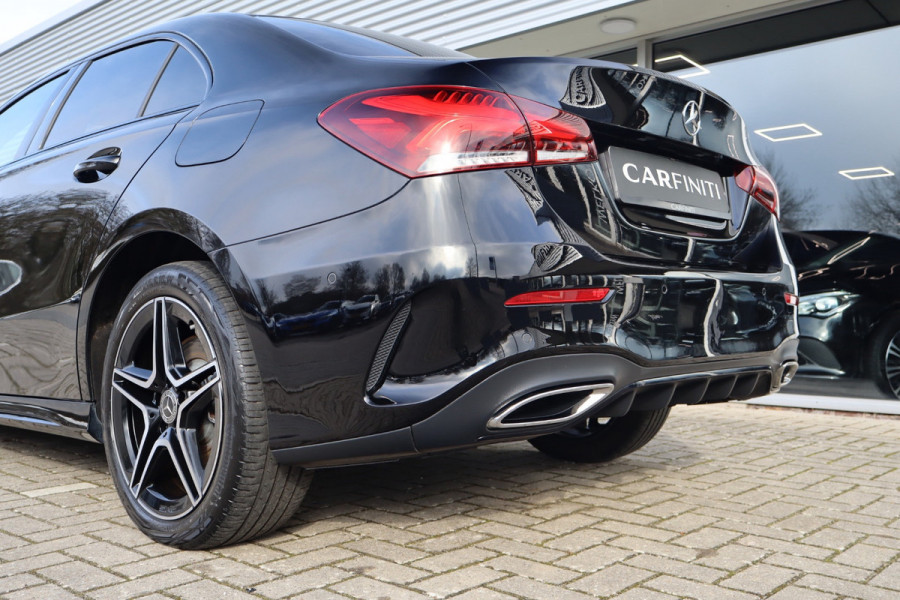 Mercedes-Benz A-Klasse 250 e Business Limousine AMG Limited 218 Pk / Navi / Widescreen / Sfeerverlichting / Full Led / Cruise.
