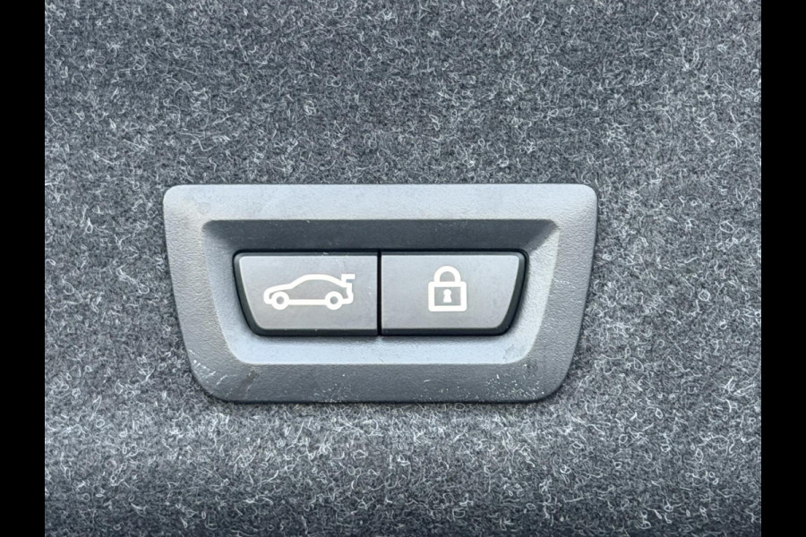 BMW 3-serie 330e High Ex. M-Sport Plus |Schuif/kantel dak|M-Seats|Memory|19"|HiFi