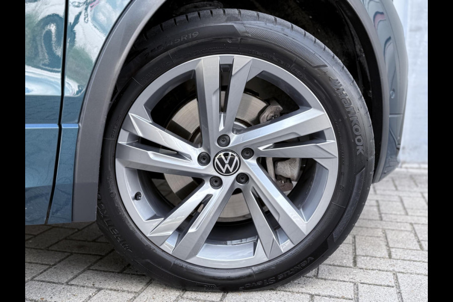 Volkswagen Tiguan 1.4 TSI eHybrid R-Line Business+ SOH94%|Pano|Leer|Memory|360Cam|Trekhaak|Winter/Zomer banden