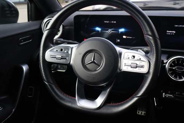 Mercedes-Benz A-Klasse 250 e Business Limousine AMG Limited 218 Pk / Navi / Widescreen / Sfeerverlichting / Full Led / Cruise.