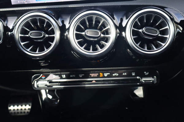 Mercedes-Benz A-Klasse 250 e Business Limousine AMG Limited 218 Pk / Navi / Widescreen / Sfeerverlichting / Full Led / Cruise.