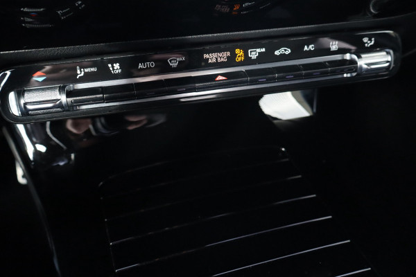 Mercedes-Benz A-Klasse 250 e Business Limousine AMG Limited 218 Pk / Navi / Widescreen / Sfeerverlichting / Full Led / Cruise.