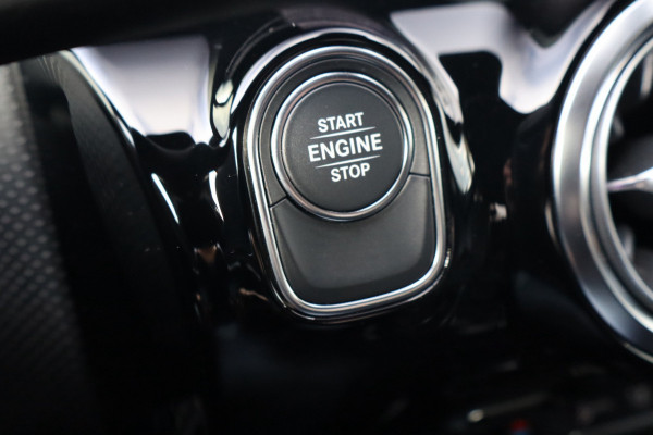 Mercedes-Benz A-Klasse 250 e Business Limousine AMG Limited 218 Pk / Navi / Widescreen / Sfeerverlichting / Full Led / Cruise.