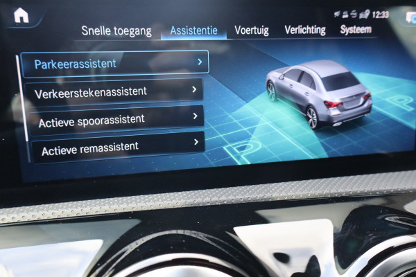 Mercedes-Benz A-Klasse 250 e Business Limousine AMG Limited 218 Pk / Navi / Widescreen / Sfeerverlichting / Full Led / Cruise.