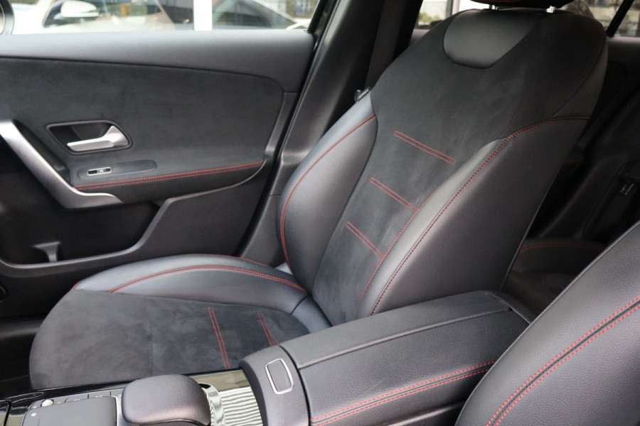 Mercedes-Benz A-Klasse 250 e Business Limousine AMG Limited 218 Pk / Navi / Widescreen / Sfeerverlichting / Full Led / Cruise.