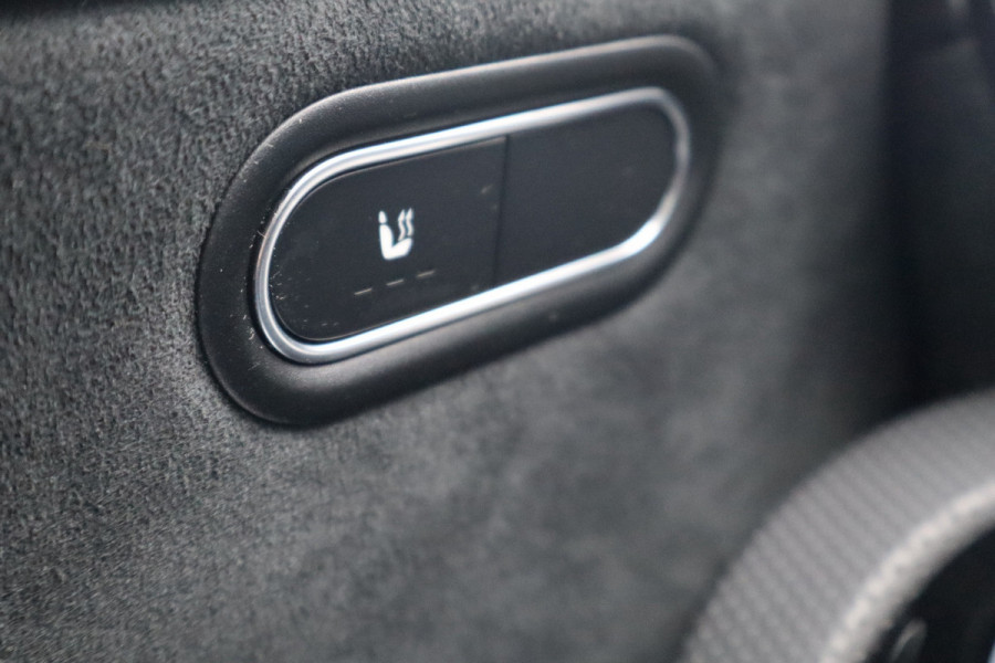 Mercedes-Benz A-Klasse 250 e Business Limousine AMG Limited 218 Pk / Navi / Widescreen / Sfeerverlichting / Full Led / Cruise.