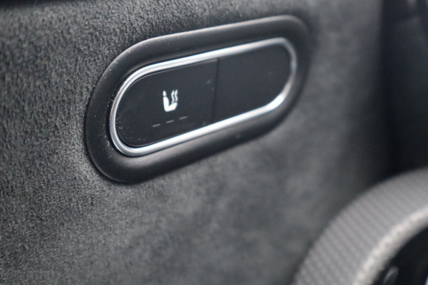 Mercedes-Benz A-Klasse 250 e Business Limousine AMG Limited 218 Pk / Navi / Widescreen / Sfeerverlichting / Full Led / Cruise.