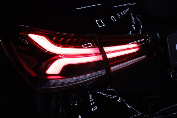 Mercedes-Benz A-Klasse 250 e Business Limousine AMG Limited 218 Pk / Navi / Widescreen / Sfeerverlichting / Full Led / Cruise.