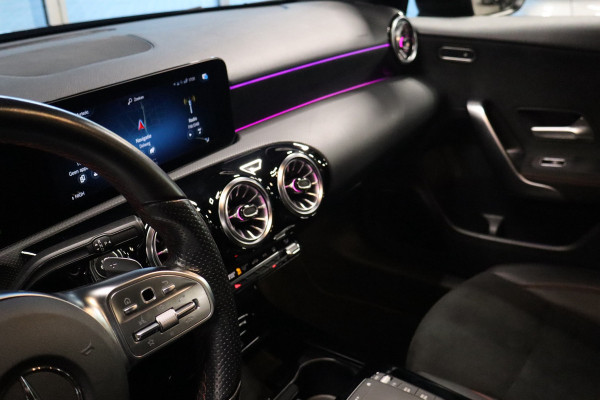 Mercedes-Benz A-Klasse 250 e Business Limousine AMG Limited 218 Pk / Navi / Widescreen / Sfeerverlichting / Full Led / Cruise.