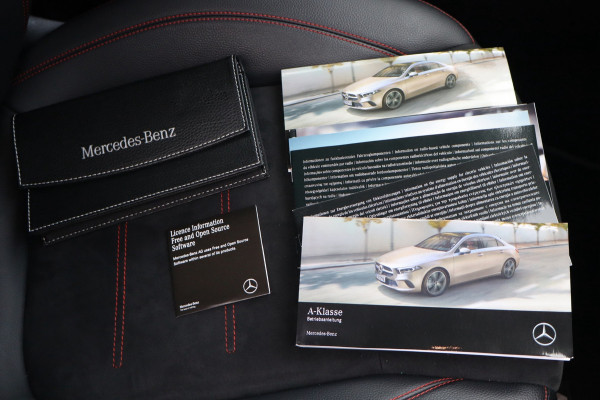 Mercedes-Benz A-Klasse 250 e Business Limousine AMG Limited 218 Pk / Navi / Widescreen / Sfeerverlichting / Full Led / Cruise.