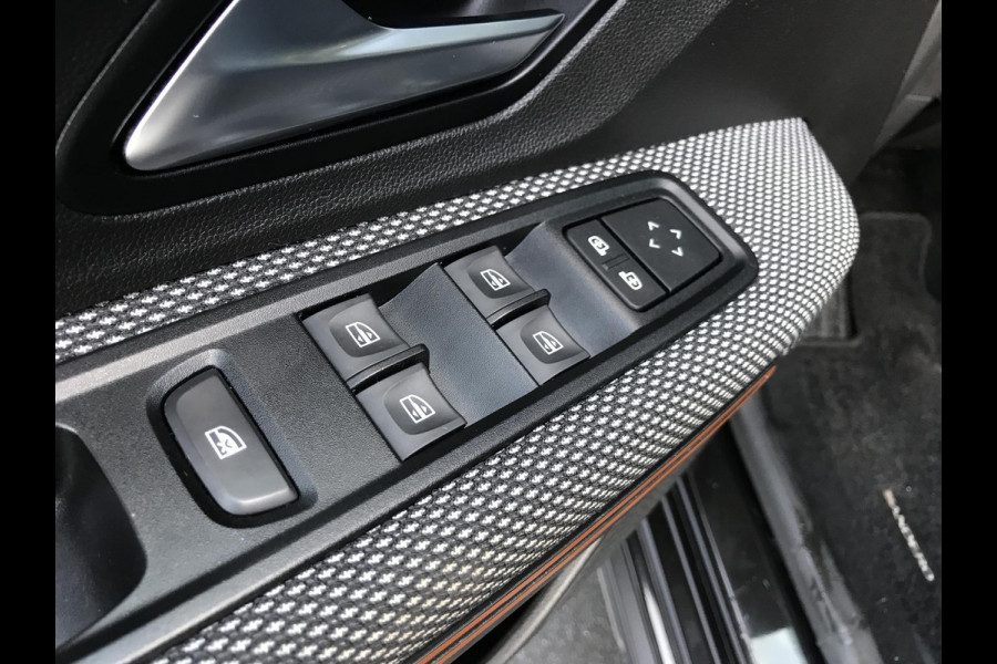 Dacia SANDERO Stepway 1.0 TCe 90 Comfort Navi Camera Winterwielenset