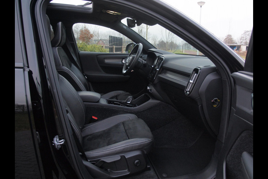 Volvo XC40 Recharge P8 AWD R-Design | SOH 92% | Panoramadak | Trekhaak | Apple Carplay | Cruise Control |