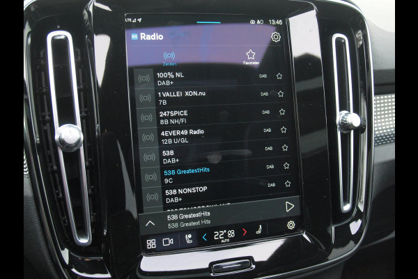 Volvo XC40 Recharge P8 AWD R-Design | SOH 92% | Panoramadak | Trekhaak | Apple Carplay | Cruise Control |