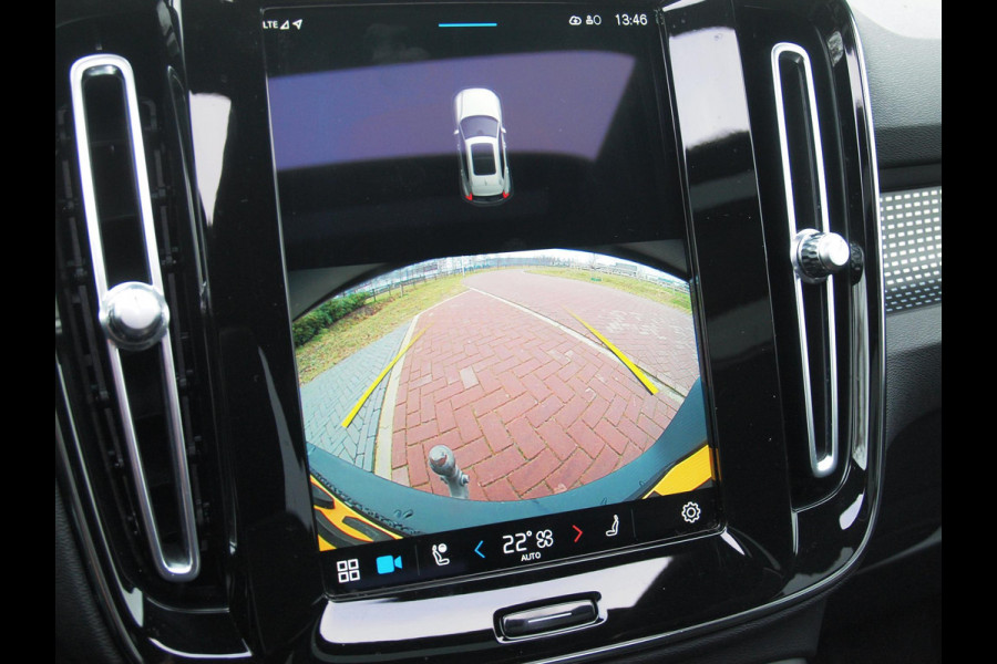 Volvo XC40 Recharge P8 AWD R-Design | SOH 92% | Panoramadak | Trekhaak | Apple Carplay | Cruise Control |