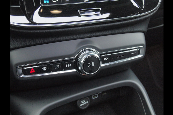 Volvo XC40 Recharge P8 AWD R-Design | SOH 92% | Panoramadak | Trekhaak | Apple Carplay | Cruise Control |