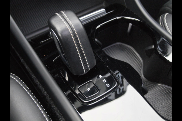 Volvo XC40 Recharge P8 AWD R-Design | SOH 92% | Panoramadak | Trekhaak | Apple Carplay | Cruise Control |