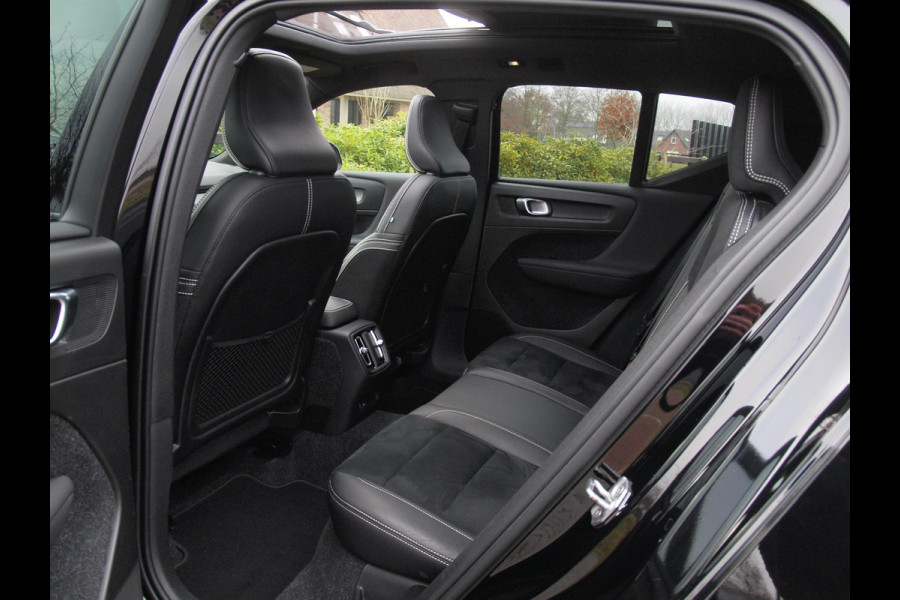 Volvo XC40 Recharge P8 AWD R-Design | SOH 92% | Panoramadak | Trekhaak | Apple Carplay | Cruise Control |