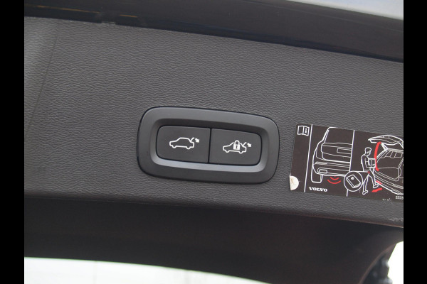 Volvo XC40 Recharge P8 AWD R-Design | SOH 92% | Panoramadak | Trekhaak | Apple Carplay | Cruise Control |