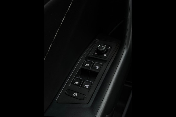 Volkswagen T-Roc 1.5 TSI 3x R-Line Panorama CarPlay