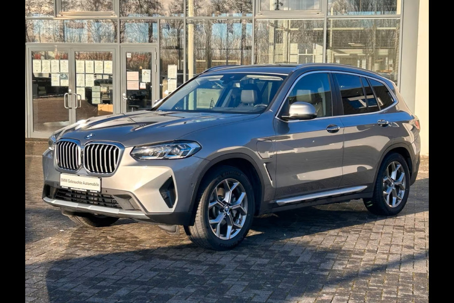BMW X3 xDrive30e ** LASER, LEDER, PANORAMA, TREKH, HuD, H&K SOUND, 19-inch LMV ** 1e EIG - Slechts 18.600km. ** ** INFORMEER OOK NAAR ONZE AANTREKKELIJKE FINANCIAL-LEASE TARIEVEN **