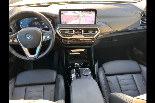 BMW X3 xDrive30e ** LASER, LEDER, PANORAMA, TREKH, HuD, H&K SOUND, 19-inch LMV ** 1e EIG - Slechts 18.600km. ** ** INFORMEER OOK NAAR ONZE AANTREKKELIJKE FINANCIAL-LEASE TARIEVEN **