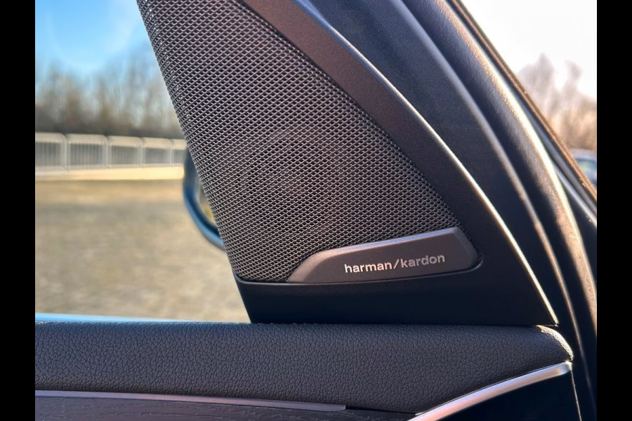 BMW X3 xDrive30e ** LASER, LEDER, PANORAMA, TREKH, HuD, H&K SOUND, 19-inch LMV ** 1e EIG - Slechts 18.600km. ** ** INFORMEER OOK NAAR ONZE AANTREKKELIJKE FINANCIAL-LEASE TARIEVEN **