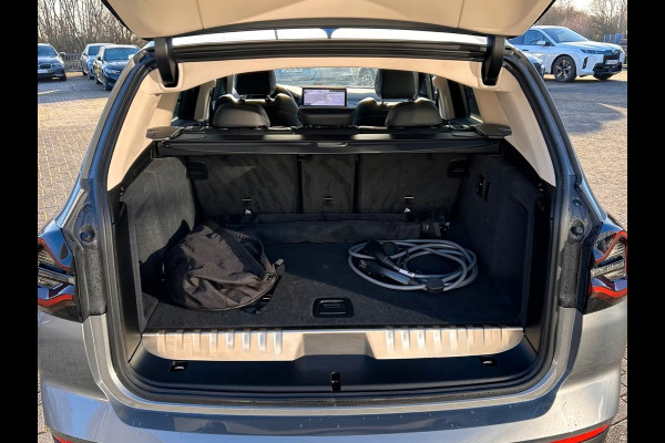 BMW X3 xDrive30e ** LASER, LEDER, PANORAMA, TREKH, HuD, H&K SOUND, 19-inch LMV ** 1e EIG - Slechts 18.600km. ** ** INFORMEER OOK NAAR ONZE AANTREKKELIJKE FINANCIAL-LEASE TARIEVEN **