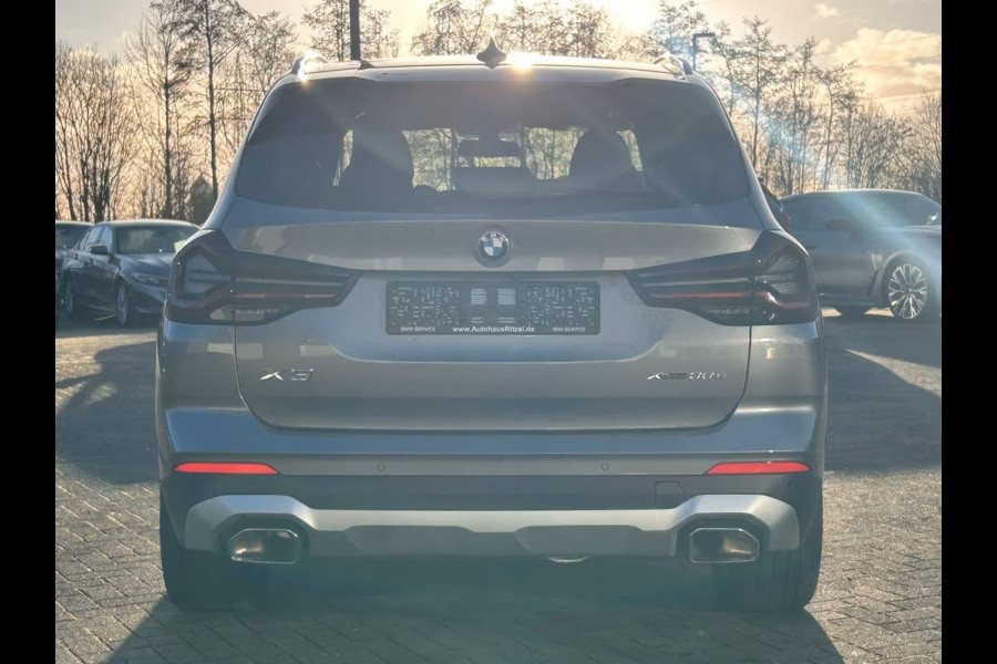 BMW X3 xDrive30e ** LASER, LEDER, PANORAMA, TREKH, HuD, H&K SOUND, 19-inch LMV ** 1e EIG - Slechts 18.600km. ** ** INFORMEER OOK NAAR ONZE AANTREKKELIJKE FINANCIAL-LEASE TARIEVEN **