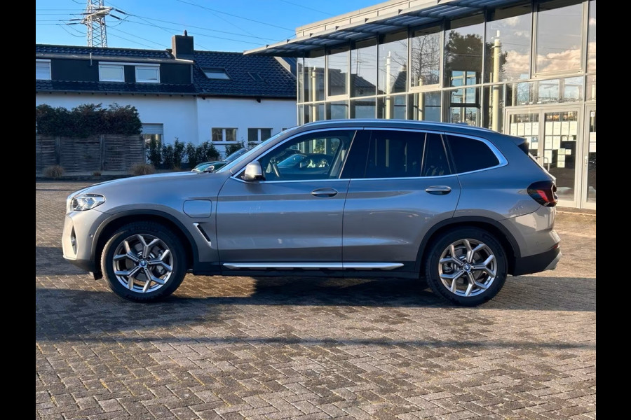 BMW X3 xDrive30e ** LASER, LEDER, PANORAMA, TREKH, HuD, H&K SOUND, 19-inch LMV ** 1e EIG - Slechts 18.600km. ** ** INFORMEER OOK NAAR ONZE AANTREKKELIJKE FINANCIAL-LEASE TARIEVEN **