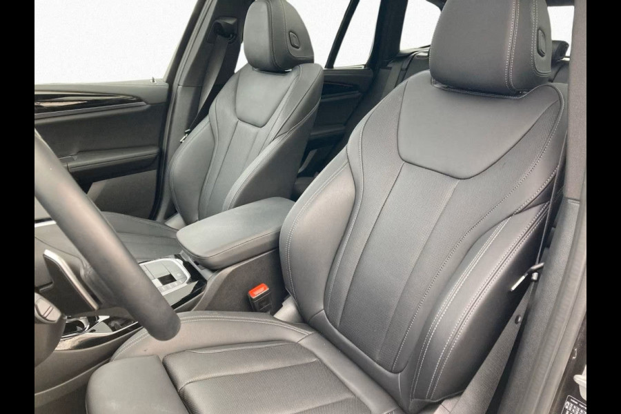 BMW X3 xDrive30e ** LASER, LEDER, PANORAMA, TREKH, HuD, AKOUSTIC GLAS, 20-inch LMV ** 1e EIG - UNFALLFREI ** ** INFORMEER OOK NAAR ONZE AANTREKKELIJKE FINANCIAL-LEASE TARIEVEN **
