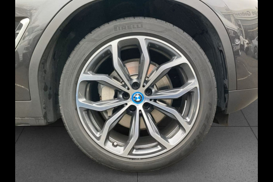 BMW X3 xDrive30e ** LASER, LEDER, PANORAMA, TREKH, HuD, AKOUSTIC GLAS, 20-inch LMV ** 1e EIG - UNFALLFREI ** ** INFORMEER OOK NAAR ONZE AANTREKKELIJKE FINANCIAL-LEASE TARIEVEN **
