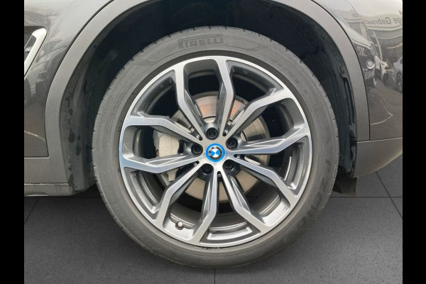 BMW X3 xDrive30e ** LASER, LEDER, PANORAMA, TREKH, HuD, AKOUSTIC GLAS, 20-inch LMV ** 1e EIG - UNFALLFREI ** ** INFORMEER OOK NAAR ONZE AANTREKKELIJKE FINANCIAL-LEASE TARIEVEN **