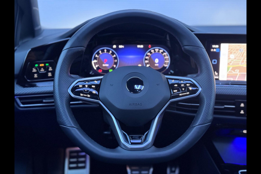 Volkswagen Golf 1.5 eTSI R-Line Pano/Matrix/IQ.Light