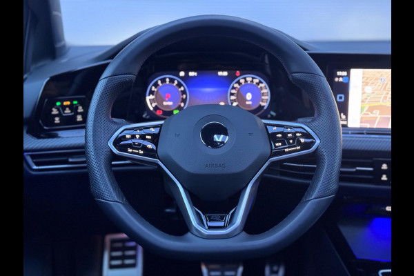 Volkswagen Golf 1.5 eTSI R-Line Pano/Matrix/IQ.Light