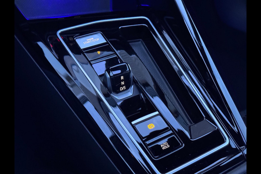 Volkswagen Golf 1.5 eTSI R-Line Pano/Matrix/IQ.Light