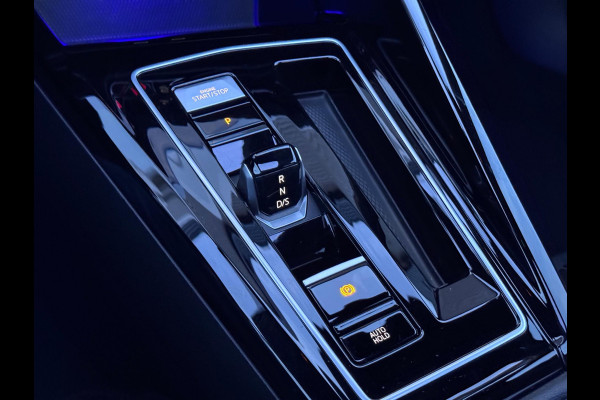 Volkswagen Golf 1.5 eTSI R-Line Pano/Matrix/IQ.Light