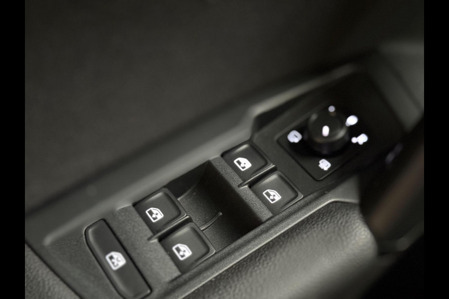 Volkswagen Tiguan 1.5 TSI Life Business | Camera | Stoel-/stuurverwarming | CarPlay | Massage | DAB