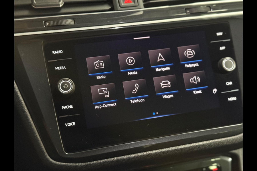Volkswagen Tiguan 1.5 TSI Life Business | Camera | Stoel-/stuurverwarming | CarPlay | Massage | DAB