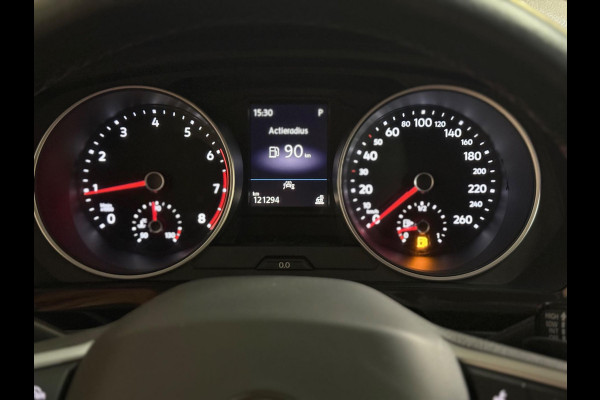 Volkswagen Tiguan 1.5 TSI Life Business | Camera | Stoel-/stuurverwarming | CarPlay | Massage | DAB