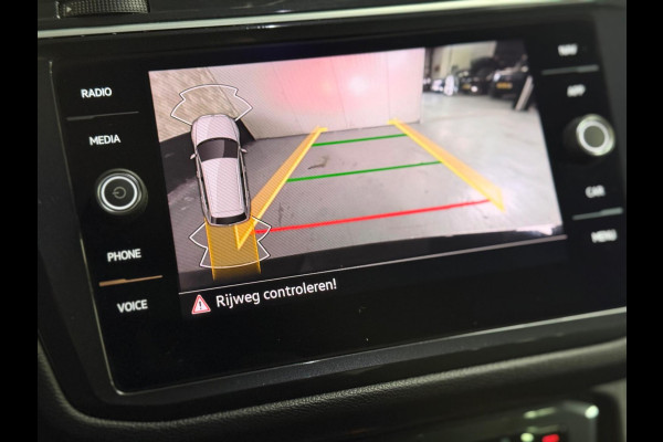 Volkswagen Tiguan 1.5 TSI Life Business | Camera | Stoel-/stuurverwarming | CarPlay | Massage | DAB