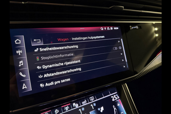 Audi Q8 55 TFSI quattro Pro Line+ S Line Pano|RS Seat|Trekhaak