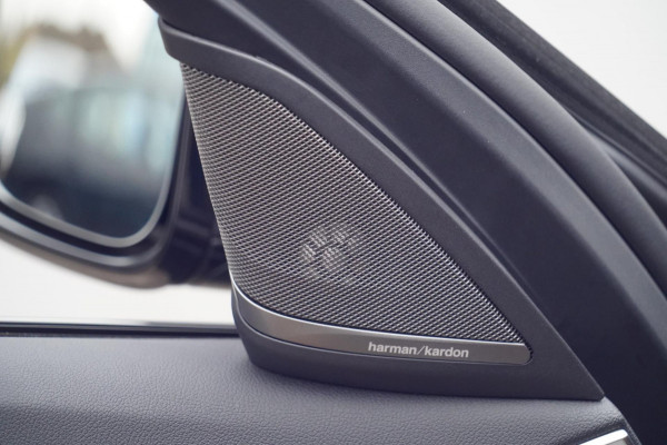 BMW 5 Serie Touring 530i Business Edition Plus / M-Sport / 34dkm NAP / Elek. Trekhaak / Pano / Harman Kardon / Nw.pr. € 94.000!