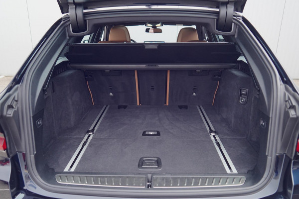 BMW 5 Serie Touring 530i Business Edition Plus / M-Sport / 34dkm NAP / Elek. Trekhaak / Pano / Harman Kardon / Nw.pr. € 94.000!