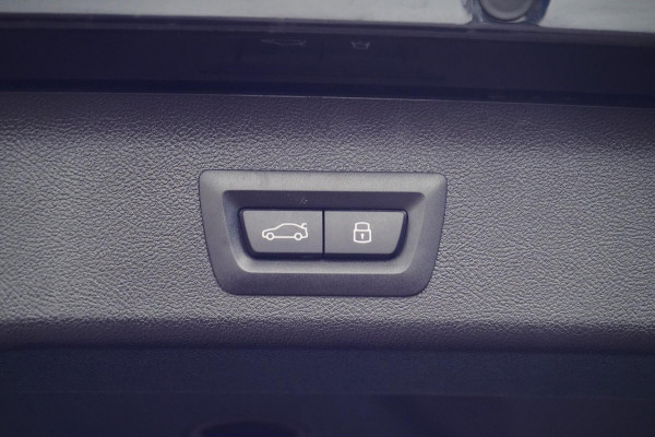 BMW 5 Serie Touring 530i Business Edition Plus / M-Sport / 34dkm NAP / Elek. Trekhaak / Pano / Harman Kardon / Nw.pr. € 94.000!