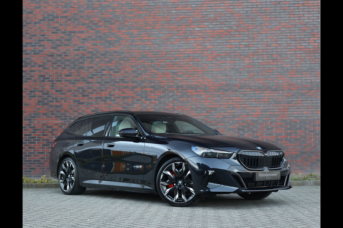 BMW 5 Serie Touring 550e xDrive | Carbonzwart - Bow&Wil - Trekhaak
