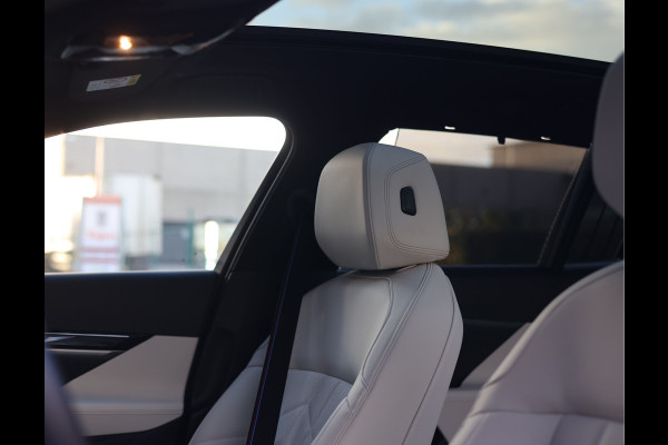 BMW 5 Serie Touring 550e xDrive | Carbonzwart - Bow&Wil - Trekhaak