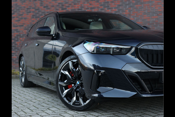 BMW 5 Serie Touring 550e xDrive | Carbonzwart - Bow&Wil - Trekhaak