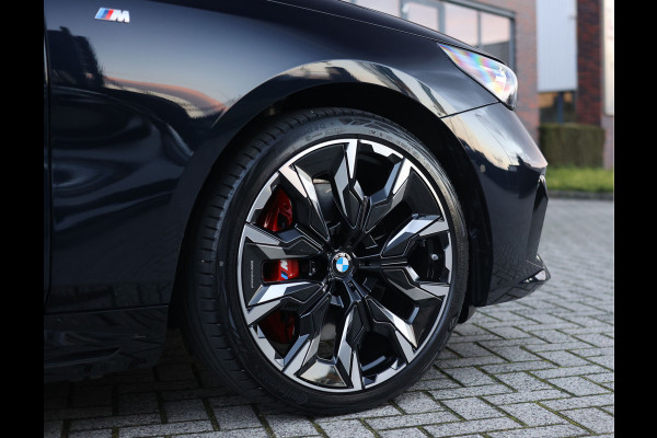 BMW 5 Serie Touring 550e xDrive | Carbonzwart - Bow&Wil - Trekhaak