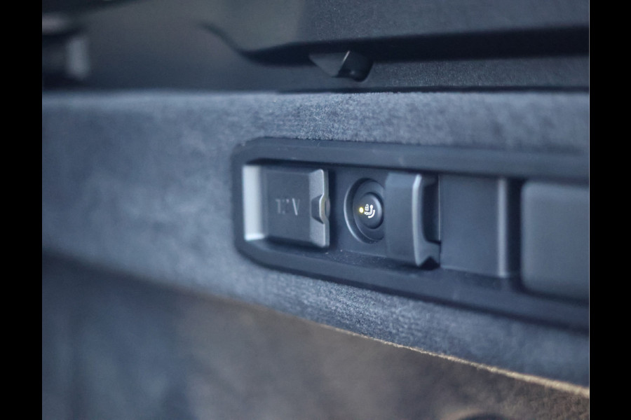 BMW 5 Serie Touring 550e xDrive | Carbonzwart - Bow&Wil - Trekhaak