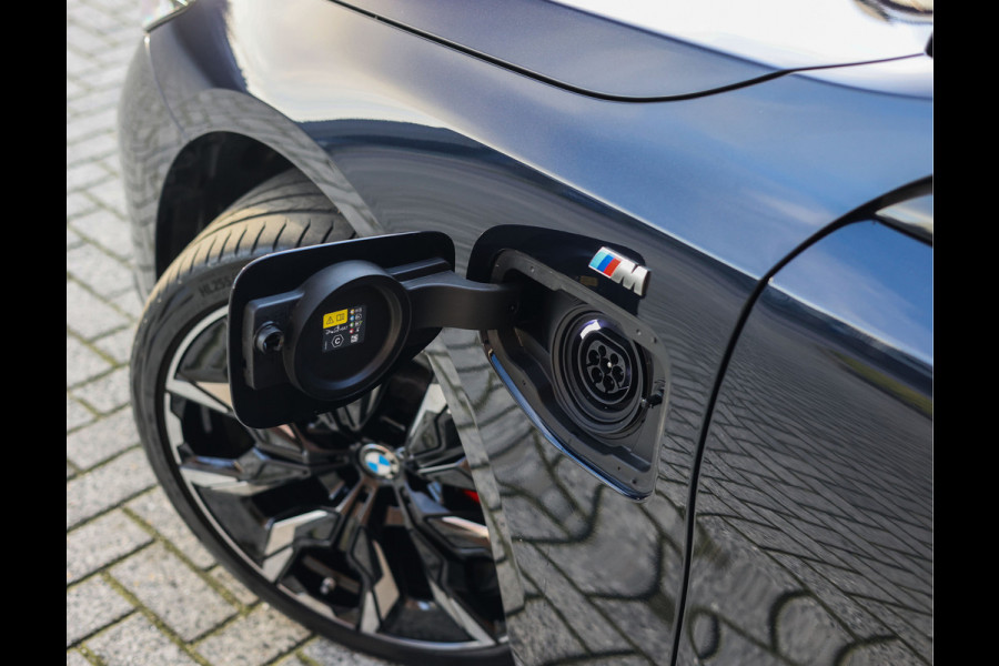 BMW 5 Serie Touring 550e xDrive | M Sport Pro - Pano - Trekhaak - HUD